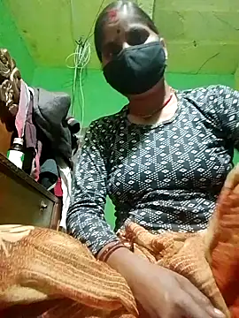 Snapshot of Suhani_cuty chatting on 6, 11, 2025 Suhani cuty online show from 6, 11, 2025