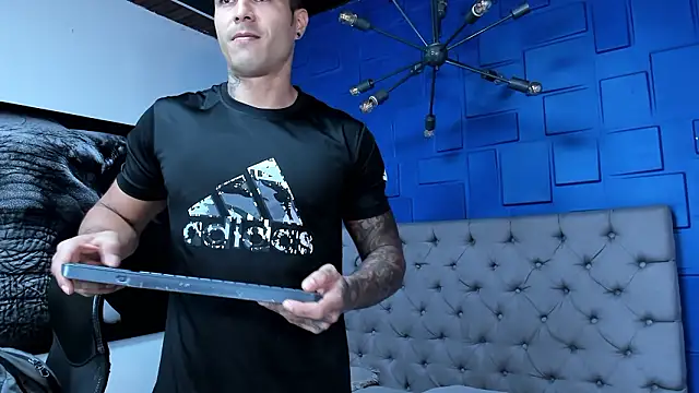 Snapshot of andres-clark92 chatting on 28, 2, 2026 andres-clark92 online show from 28, 2, 2026