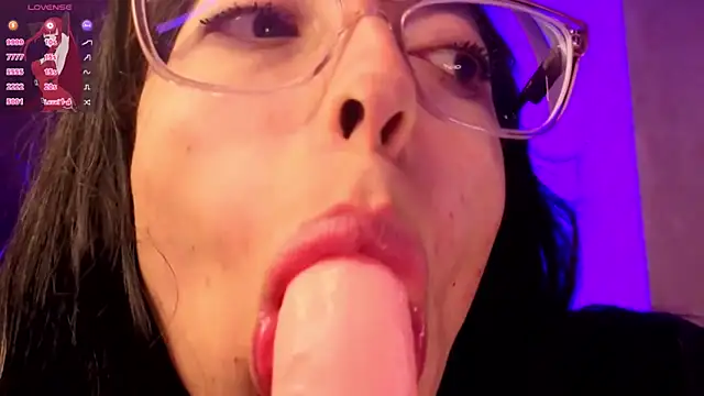 Snapshot of Miranda_sexlove_ chatting on 19, 7, 2026 Miranda sexlove online show from 19, 7, 2026