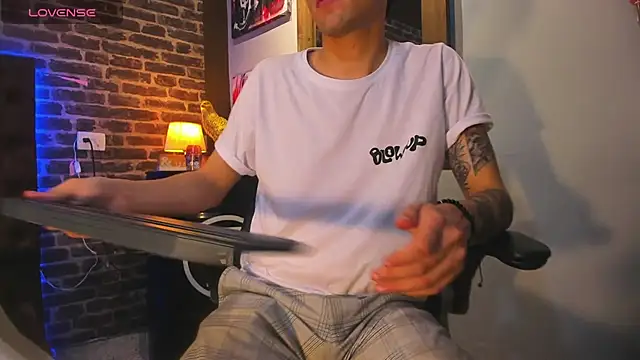 Matteo12  online show from 6, 10, 2025