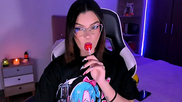 OphelianaRose33 online show from 1, 11, 2025