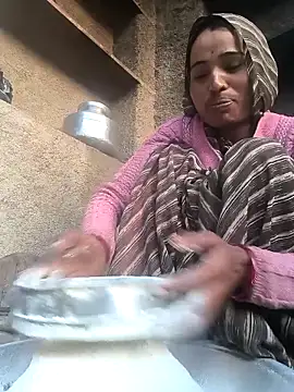 Hot raaani online show from 17, 12, 2025