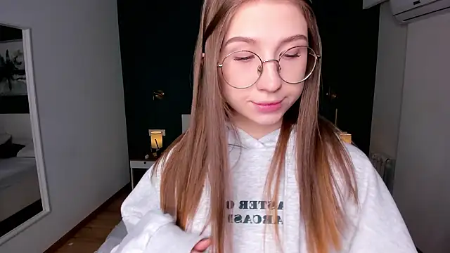 Snapshot of EditaBand chatting on 4, 2, 2026 EditaBand online show from 4, 2, 2026