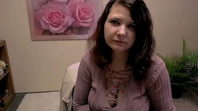 Snapshot of TwoBigSuns chatting on 6, 5, 2026 TwoBigSuns online show from 6, 5, 2026