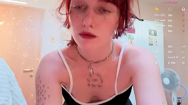 Snapshot of LeelooYolo chatting on 17, 7, 2026 LeelooYolo online show from 17, 7, 2026