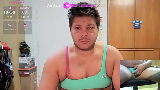 Snapshot of Badeanzug chatting on 14, 9, 2025 Badeanzug online show from 14, 9, 2025