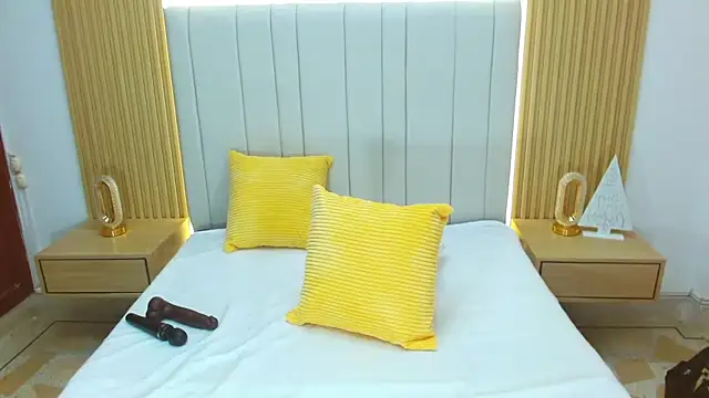 WildScarlet online show from 14, 12, 2025