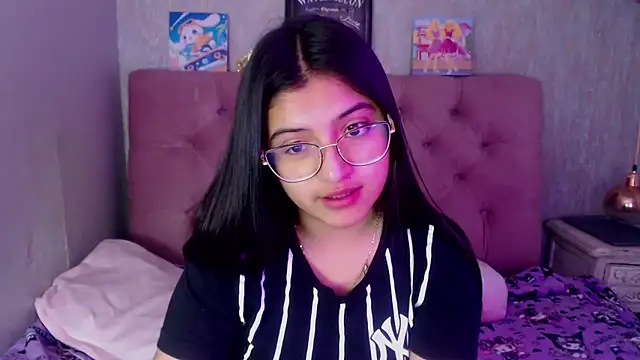 Snapshot of laurenelove chatting on 19, 9, 2025 laurenelove online show from 19, 9, 2025