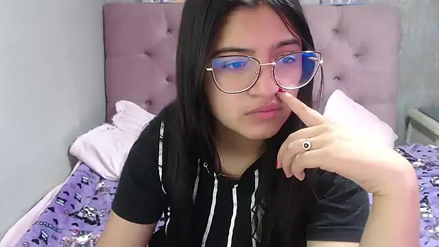 Snapshot of laurenelove chatting on 20, 9, 2025 laurenelove online show from 20, 9, 2025