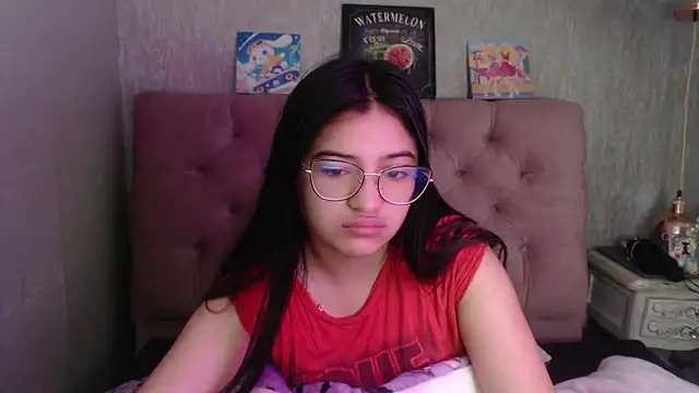 Snapshot of laurenelove chatting on 21, 9, 2025 laurenelove online show from 21, 9, 2025