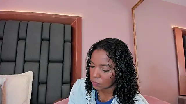 LisaMendez online show from 10, 9, 2025