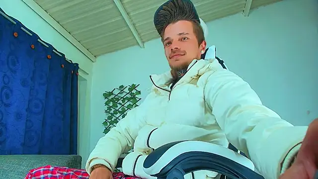 Snapshot of Gold_Loyal77 chatting on 1, 10, 2025 Gold Loyal77 online show from 1, 10, 2025