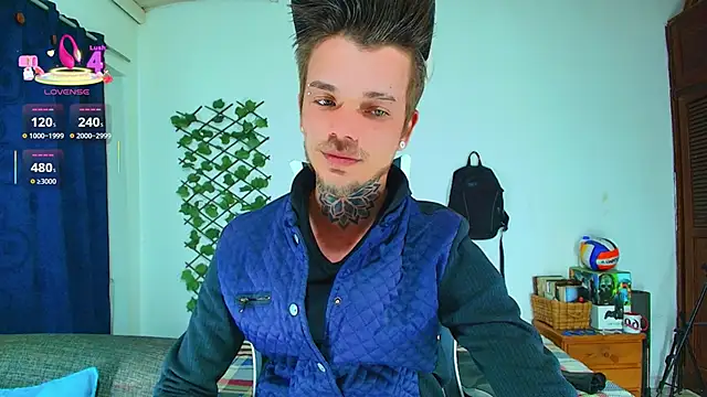 Snapshot of Gold_Loyal77 chatting on 7, 10, 2025 Gold Loyal77 online show from 7, 10, 2025