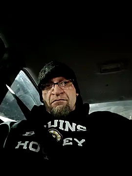 ShawnandDani7074 online show from 2, 2, 2026