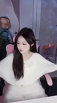 CAICAI BABY online show from 26, 11, 2025