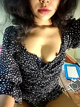 Snapshot of Snaya-baby chatting on 14, 10, 2025 Snaya-baby online show from 14, 10, 2025