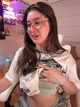 Snapshot of Sharon_07 chatting on 26, 9, 2025 Sharon 07 online show from 26, 9, 2025