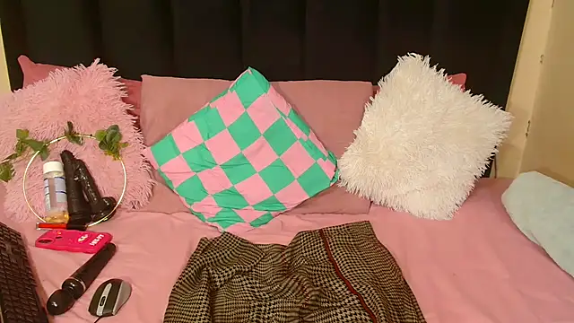 AmazingDarkDoll online show from 15, 10, 2025