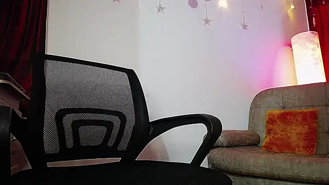 Snapshot of Noha_Lux chatting on 29, 9, 2025 Noha Lux online show from 29, 9, 2025