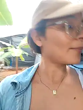 Lily-o online show from 5, 10, 2025