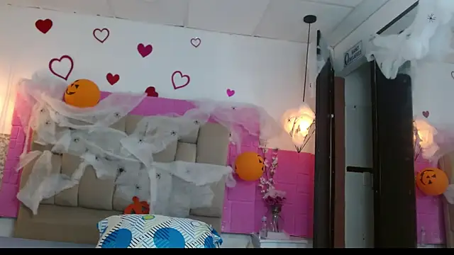 Snapshot of Damary_Leon chatting on 27, 10, 2025 Damary Leon online show from 27, 10, 2025