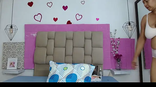 Snapshot of Damary_Leon chatting on 1, 12, 2025 Damary Leon online show from 1, 12, 2025