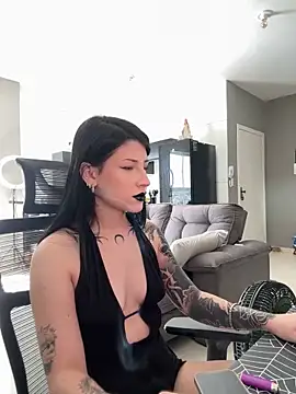 Snapshot of Privad_ravenna chatting on 4, 2, 2026 Privad ravenna online show from 4, 2, 2026