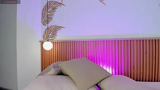 Valleriie  online show from 8, 1, 2026