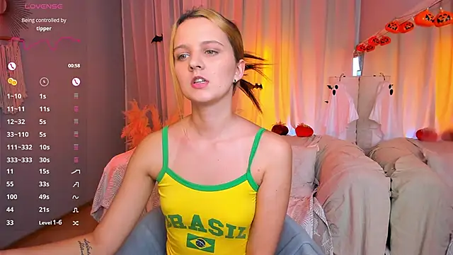 LilLisa online show from 2, 11, 2025