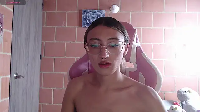 Snapshot of Andrea_camilaaa chatting on 28, 9, 2025 Andrea camilaaa online show from 28, 9, 2025