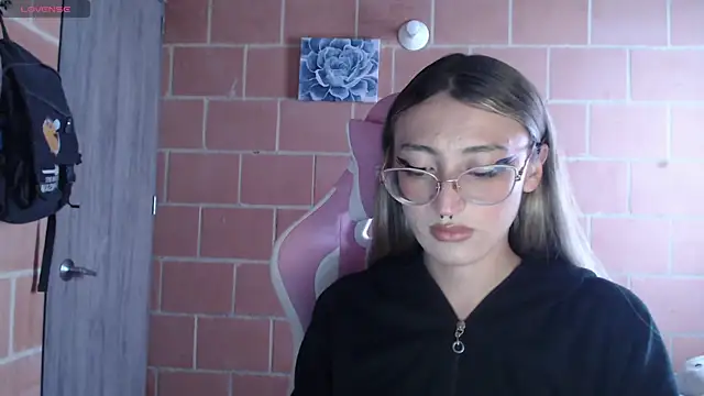 Snapshot of Andrea_camilaaa chatting on 30, 9, 2025 Andrea camilaaa online show from 30, 9, 2025