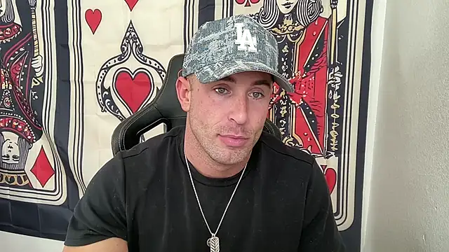 brettmycles28 online show from 29, 11, 2025