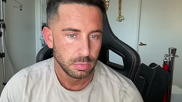 Snapshot of brettmycles28 chatting on 1, 6, 2026 brettmycles28 online show from 1, 6, 2026