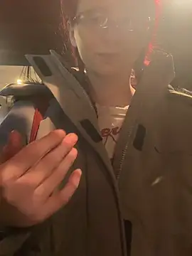 Snapshot of raen001 chatting on 6, 2, 2026 raen001 online show from 6, 2, 2026