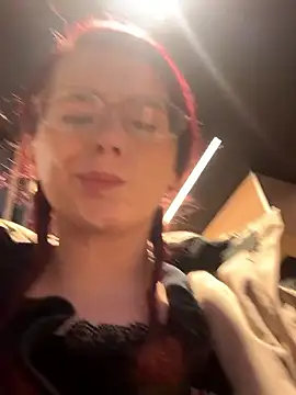 Snapshot of raen001 chatting on 3, 3, 2026 raen001 online show from 3, 3, 2026