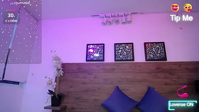 Snapshot of AlexandraCambell chatting on 17, 9, 2025 AlexandraCambell online show from 17, 9, 2025