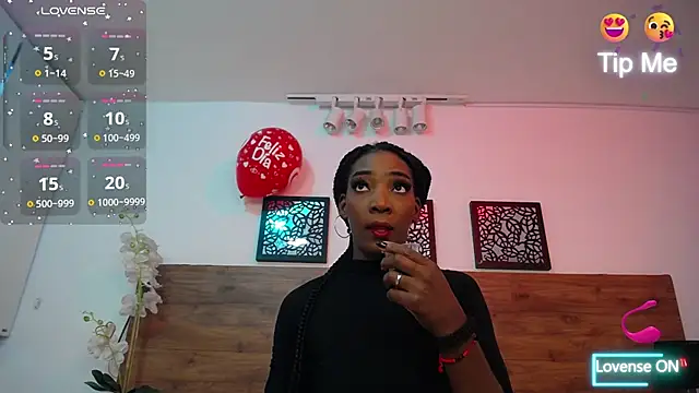 Snapshot of AlexandraCambell chatting on 19, 9, 2025 AlexandraCambell online show from 19, 9, 2025