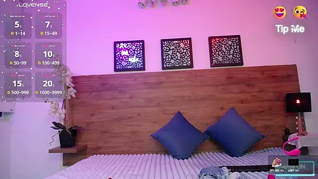 Snapshot of AlexandraCambell chatting on 20, 9, 2025 AlexandraCambell online show from 20, 9, 2025