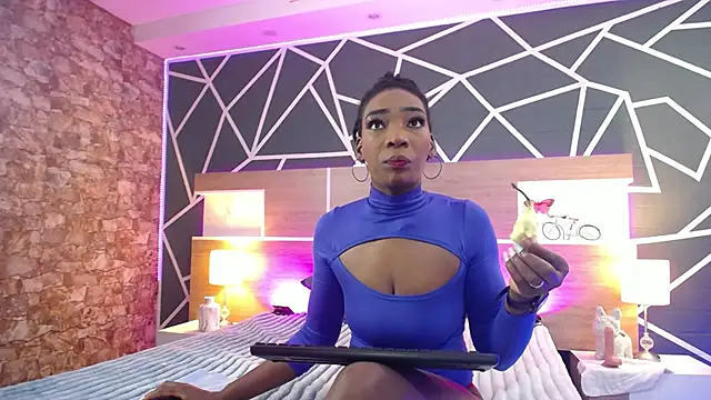 Snapshot of AlexandraCambell chatting on 15, 10, 2025 AlexandraCambell online show from 15, 10, 2025