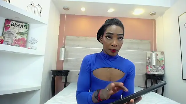 Snapshot of AlexandraCambell chatting on 14, 11, 2025 AlexandraCambell online show from 14, 11, 2025