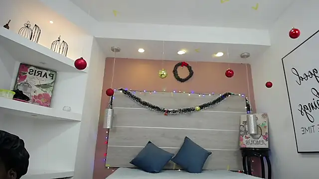 Snapshot of AlexandraCambell chatting on 16, 12, 2025 AlexandraCambell online show from 16, 12, 2025