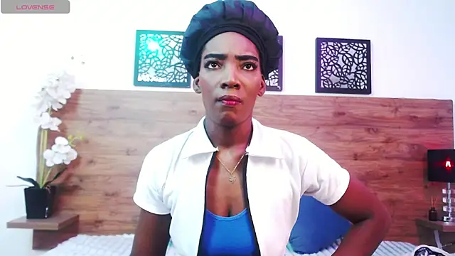 Snapshot of AlexandraCambell chatting on 5, 2, 2026 AlexandraCambell online show from 5, 2, 2026