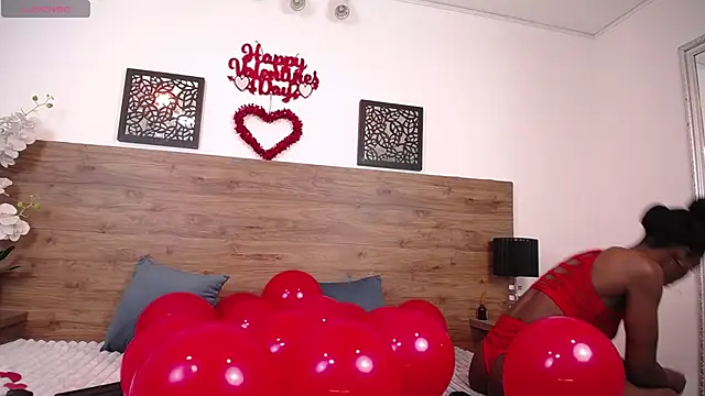 Snapshot of AlexandraCambell chatting on 13, 2, 2026 AlexandraCambell online show from 13, 2, 2026