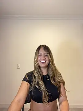 Snapshot of Zara_Ross chatting on 21, 4, 2026 Zara Ross online show from 21, 4, 2026