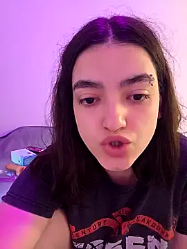 Snapshot of abrilour chatting on 5, 4, 2026 abrilour online show from 5, 4, 2026