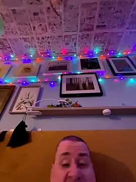 Snapshot of WriggleQuest chatting on 29, 10, 2025 WriggleQuest online show from 29, 10, 2025