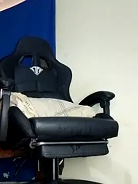 Bosssweet22cm online show from 4, 12, 2025