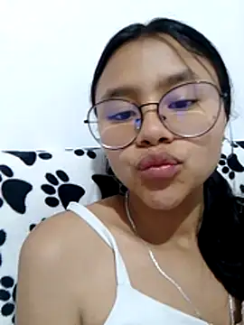 SofieLove 01 online show from 10, 4, 2026