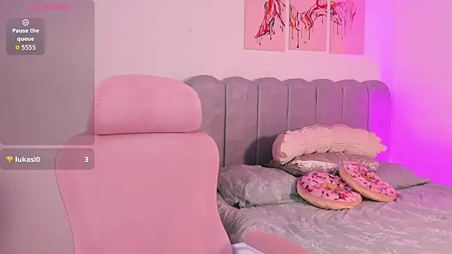 DafneVega online show from 4, 12, 2025