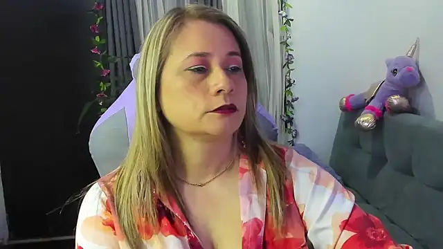 milagros latina75 online show from 2, 12, 2025